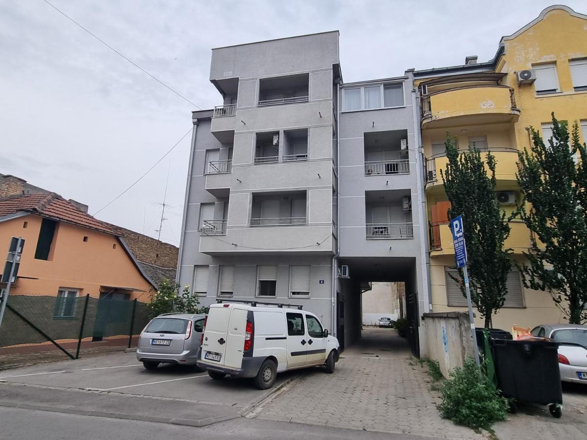 Likehome Life - Novi Sad Stevana Sremca エクステリア 写真
