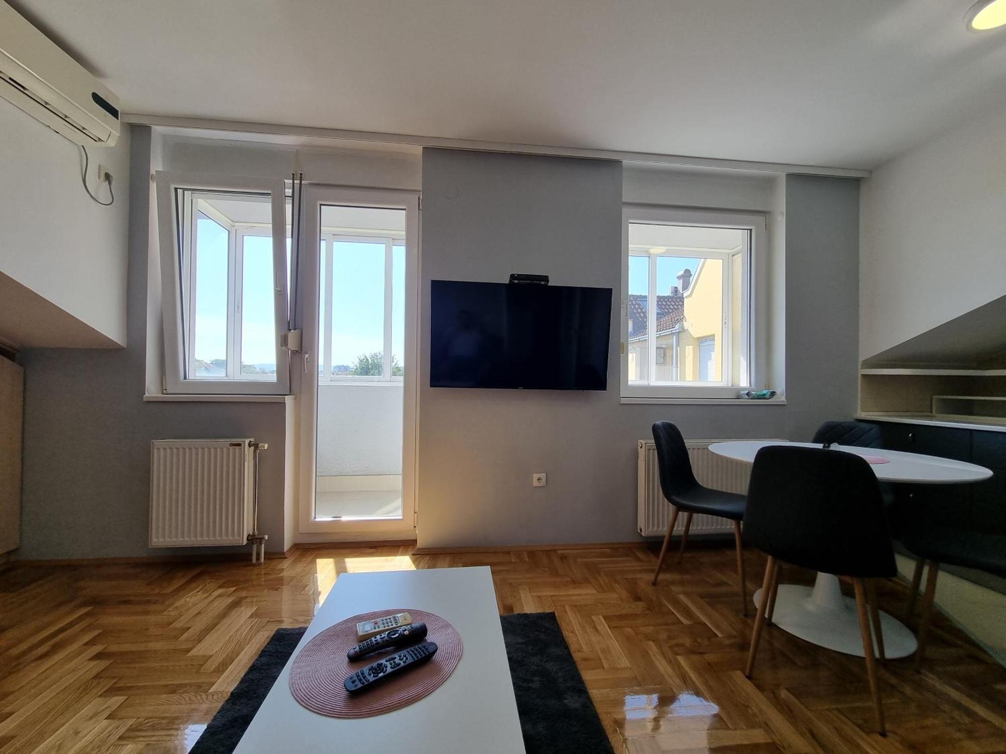 Likehome Life - Novi Sad Stevana Sremca エクステリア 写真